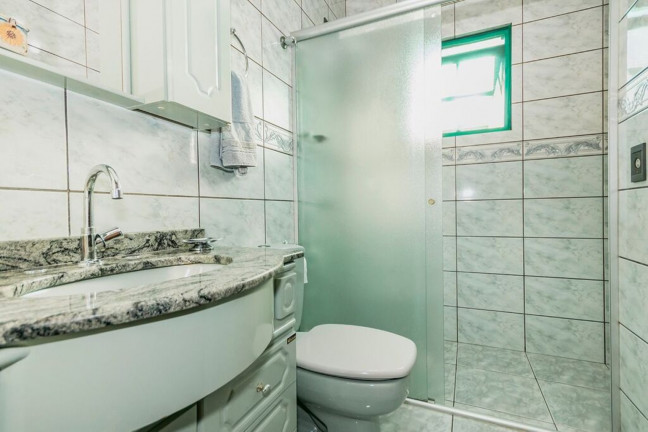 Imagem Imóvel com 4 Quartos à Venda, em Jardim Itu - Porto Alegre Imagem Imóvel com 4 Quartos à Venda, em Jardim Itu - Porto Alegre
