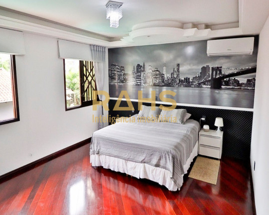 Imagem Casa com 6 Quartos à Venda, 400 m² em Costa E Silva - Joinville Imagem Casa com 6 Quartos à Venda, 400 m² em Costa E Silva - Joinville