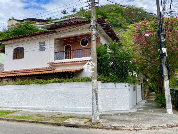 Imagem Casa com 4 Quartos à Venda, 360 m² em São Francisco - Niterói