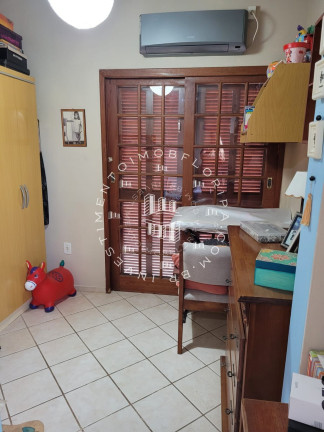 Imagem Sobrado com 4 Quartos à Venda, 225 m² em Rio Tavares - Florianópolis Imagem Sobrado com 4 Quartos à Venda, 225 m² em Rio Tavares - Florianópolis