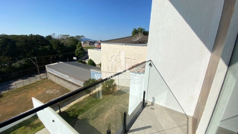Imagem Casa com 3 Quartos à Venda, 230 m² Imagem Casa com 3 Quartos à Venda, 230 m²