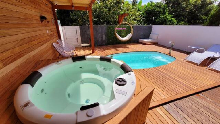 Imagem Casa com 4 Quartos à Venda, 189 m² em Jurerê - Florianópolis