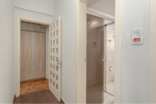 Imagem Imóvel com 3 Quartos à Venda, 128 m² em Auxiliadora - Porto Alegre Imagem Imóvel com 3 Quartos à Venda, 128 m² em Auxiliadora - Porto Alegre