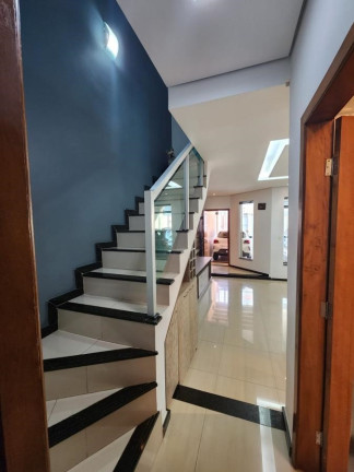 Imagem Casa com 3 Quartos à Venda, 140 m² em Cabral - Contagem Imagem Casa com 3 Quartos à Venda, 140 m² em Cabral - Contagem