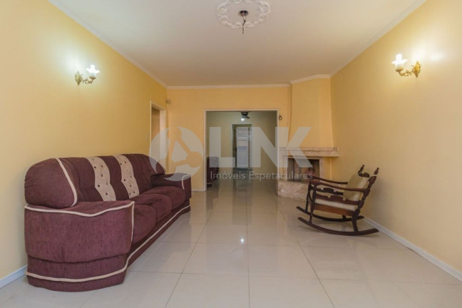 Imagem Casa com 3 Quartos à Venda, 180 m² em Sarandi - Porto Alegre Imagem Casa com 3 Quartos à Venda, 180 m² em Sarandi - Porto Alegre