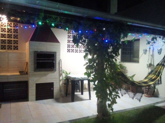 Imagem Sobrado com 3 Quartos para Temporada, em Canto Grande - Bombinhas Imagem Sobrado com 3 Quartos para Temporada, em Canto Grande - Bombinhas