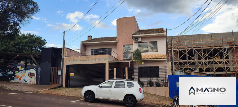 Imagem Casa com 4 Quartos à Venda, 257 m² em Centro - Cascavel