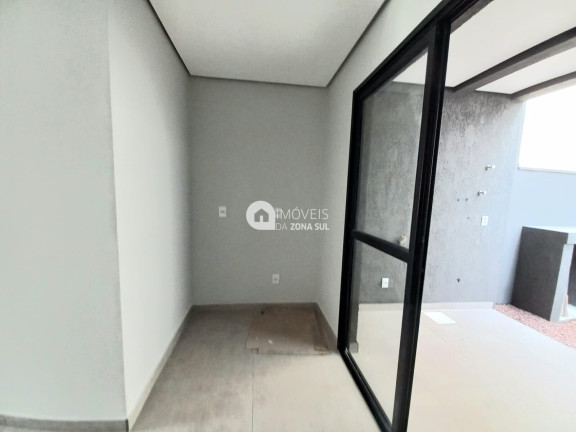 Imagem Casa com 2 Quartos à Venda, 100 m² Imagem Casa com 2 Quartos à Venda, 100 m²