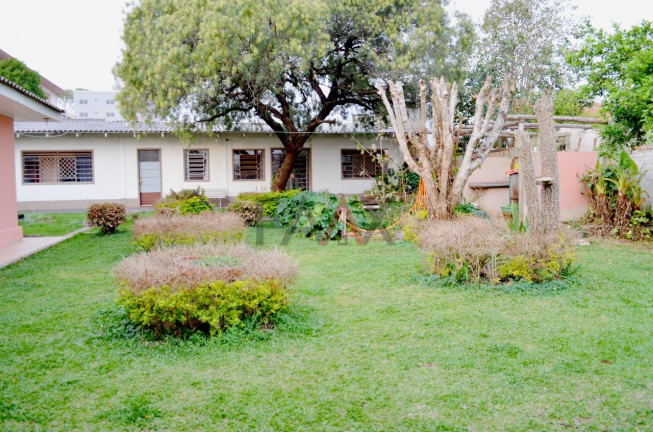 Imagem Casa com 4 Quartos à Venda, 409 m² em Centro - Guarapuava Imagem Casa com 4 Quartos à Venda, 409 m² em Centro - Guarapuava