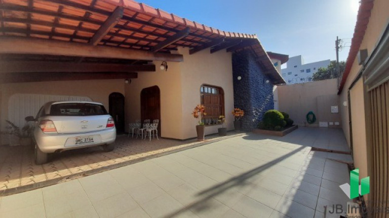 Imagem Casa com 3 Quartos à Venda, 215 m² em Todos Os Santos - Montes Claros Imagem Casa com 3 Quartos à Venda, 215 m² em Todos Os Santos - Montes Claros