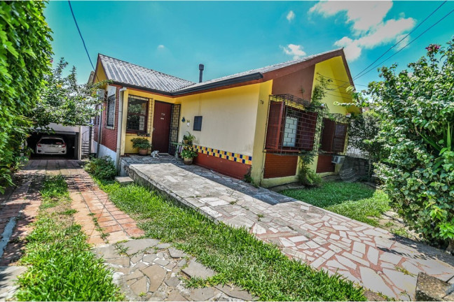 Imagem Casa com 4 Quartos à Venda, 140 m² em Santa Tereza - Porto Alegre Imagem Casa com 4 Quartos à Venda, 140 m² em Santa Tereza - Porto Alegre