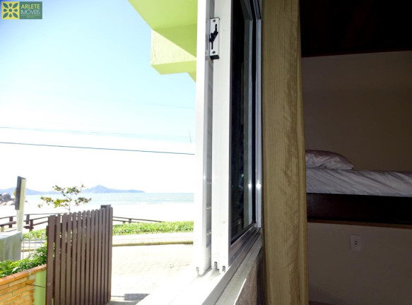 Imagem Casa com 4 Quartos para Alugar ou Temporada, 150 m² em Canto Grande - Bombinhas Imagem Casa com 4 Quartos para Alugar ou Temporada, 150 m² em Canto Grande - Bombinhas