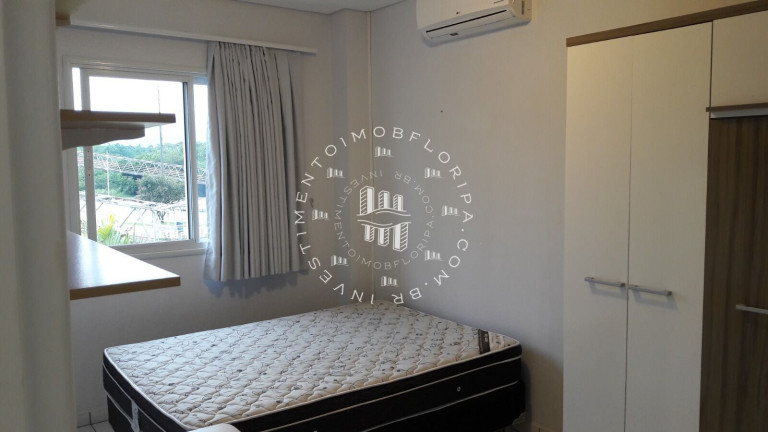 Imagem Imóvel com 6 Quartos à Venda, 307 m² em Trindade - Florianópolis Imagem Imóvel com 6 Quartos à Venda, 307 m² em Trindade - Florianópolis