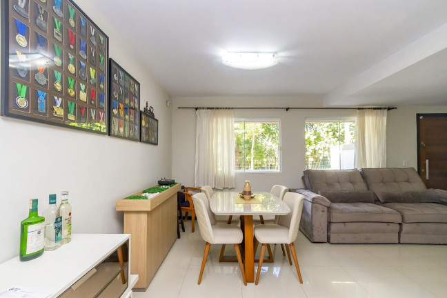 Imagem Sobrado com 3 Quartos à Venda, 154 m² em Santa Felicidade - Curitiba