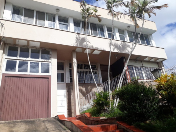Casa com 4 Quartos à Venda,  em Menino Deus - Porto Alegre