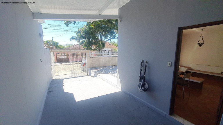 Imagem Casa com 3 Quartos à Venda, 127 m² em Centro - Peruíbe