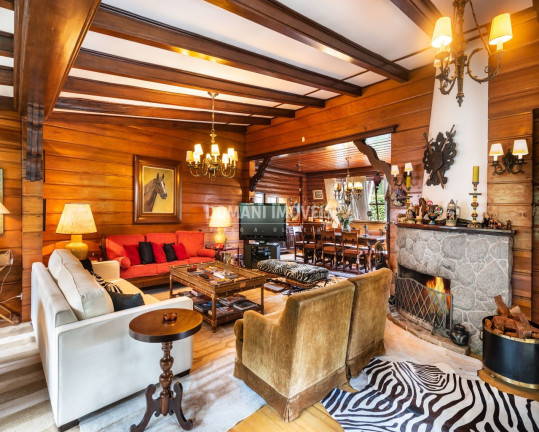 Imagem Casa com 4 Quartos à Venda, 722 m² em Região Do Jardim Do Embaixador - Campos Do Jordão Imagem Casa com 4 Quartos à Venda, 722 m² em Região Do Jardim Do Embaixador - Campos Do Jordão