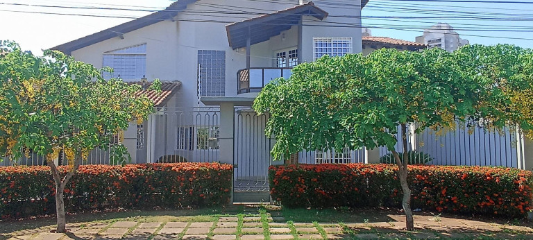 Imagem Casa com 4 Quartos à Venda, 480 m² em Cuiabá Imagem Casa com 4 Quartos à Venda, 480 m² em Cuiabá