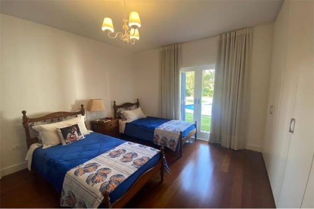 Imagem Casa com 4 Quartos à Venda, em Vila De São Fernando - Cotia Imagem Casa com 4 Quartos à Venda, em Vila De São Fernando - Cotia