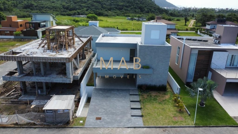 Casa com 4 Quartos à Venda, 606 m² em Ingleses - Florianópolis