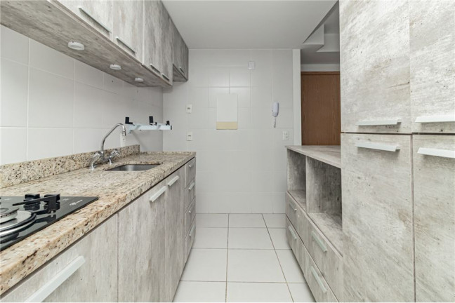 Imagem Imóvel com 2 Quartos à Venda, em Passo Da Areia - Porto Alegre Imagem Imóvel com 2 Quartos à Venda, em Passo Da Areia - Porto Alegre