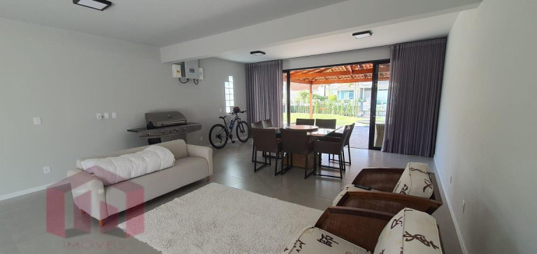 Imagem Imóvel com 3 Quartos à Venda, 270 m²