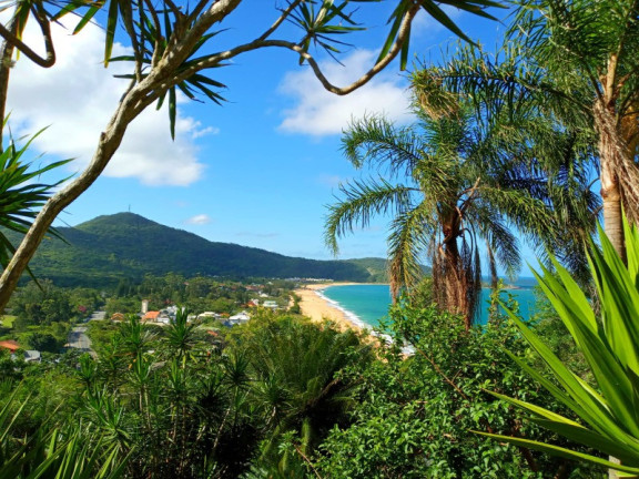 Terreno à Venda,  em Praia Do Estaleirinho - Balneário Camboriú