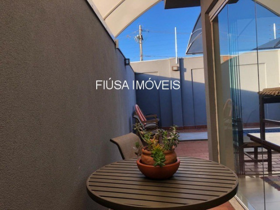 Casa com 3 Quartos à Venda,  em Bonfim Paulista - Ribeirão Preto