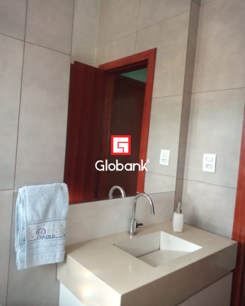 Imagem Imóvel com 3 Quartos à Venda, 225 m² em Pirapora - Montes Claros Imagem Imóvel com 3 Quartos à Venda, 225 m² em Pirapora - Montes Claros
