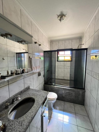 Imagem Sobrado com 4 Quartos à Venda, 216 m² em Guanabara - Joinville Imagem Sobrado com 4 Quartos à Venda, 216 m² em Guanabara - Joinville