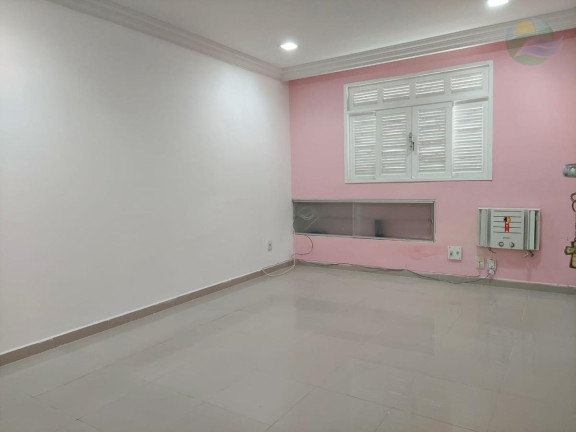 Imagem Casa com 3 Quartos à Venda, 250 m² Imagem Casa com 3 Quartos à Venda, 250 m²