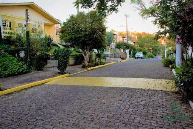 Imagem Casa com 4 Quartos à Venda, 298 m² em Espírito Santo - Porto Alegre Imagem Casa com 4 Quartos à Venda, 298 m² em Espírito Santo - Porto Alegre
