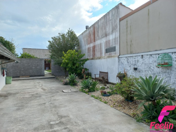 Imagem Casa com 3 Quartos à Venda, 250 m² em Carianos - Florianópolis Imagem Casa com 3 Quartos à Venda, 250 m² em Carianos - Florianópolis
