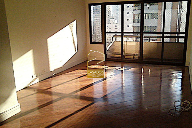 Apartamento com 3 Quartos à Venda, 130 m² em Moema - São Paulo