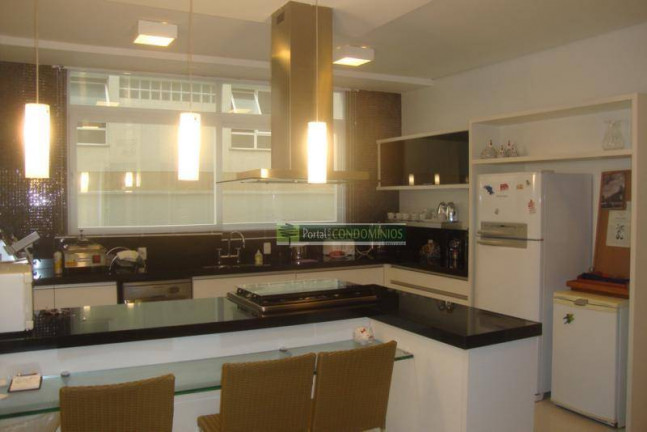 Imagem Casa com 5 Quartos à Venda, 790 m² em Campo Comprido - Curitiba