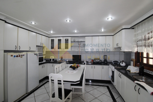 Imagem Casa com 3 Quartos à Venda, 650 m² em Valparaíso - Blumenau