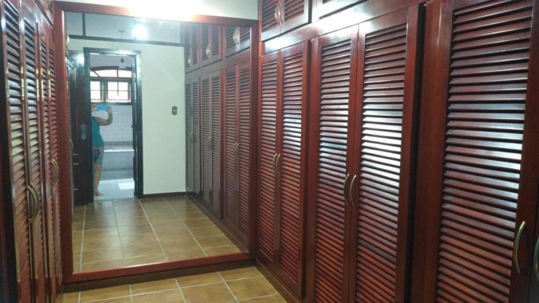 Imagem Casa com 4 Quartos à Venda, 13.000 m² em Campo Grande - Rio De Janeiro Imagem Casa com 4 Quartos à Venda, 13.000 m² em Campo Grande - Rio De Janeiro