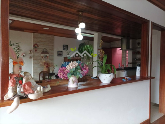 Imagem Casa com 3 Quartos à Venda, 252 m² em Vila Isabela - Campos Do Jordão Imagem Casa com 3 Quartos à Venda, 252 m² em Vila Isabela - Campos Do Jordão