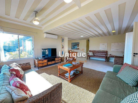 Imagem Casa com 4 Quartos à Venda, 250 m² em Ferradura - Armação Dos Búzios Imagem Casa com 4 Quartos à Venda, 250 m² em Ferradura - Armação Dos Búzios