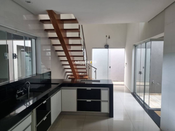 Imagem Casa com 2 Quartos à Venda, 251 m² Imagem Casa com 2 Quartos à Venda, 251 m²