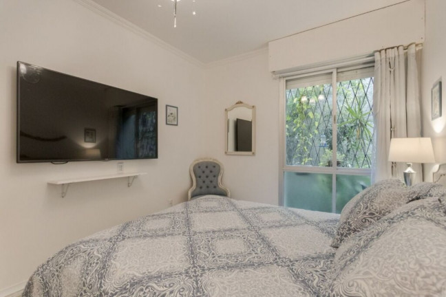 Imagem Imóvel com 2 Quartos à Venda, 75 m² em Petrópolis - Porto Alegre Imagem Imóvel com 2 Quartos à Venda, 75 m² em Petrópolis - Porto Alegre