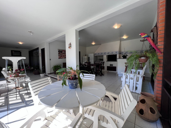 Imagem Casa com 4 Quartos à Venda, 109.000 m² em Pirabeiraba (pirabeiraba) - Joinville Imagem Casa com 4 Quartos à Venda, 109.000 m² em Pirabeiraba (pirabeiraba) - Joinville