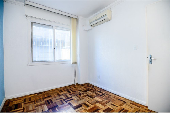Imagem Imóvel com 1 Quarto à Venda, em Jardim Lindóia - Porto Alegre Imagem Imóvel com 1 Quarto à Venda, em Jardim Lindóia - Porto Alegre