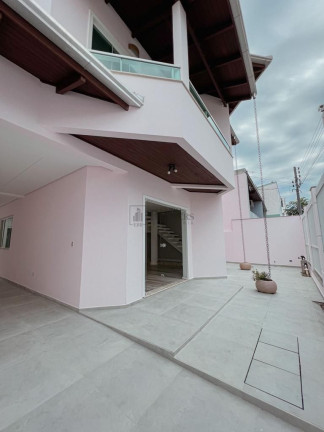 Imagem Casa com 3 Quartos à Venda, 203 m² em Nações - Balneário Camboriú Imagem Casa com 3 Quartos à Venda, 203 m² em Nações - Balneário Camboriú