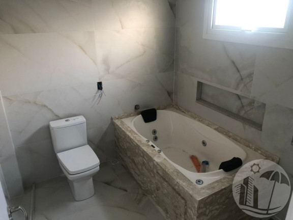 Imagem Casa com 3 Quartos à Venda, 240 m² em Santa Regina - Camboriú Imagem Casa com 3 Quartos à Venda, 240 m² em Santa Regina - Camboriú