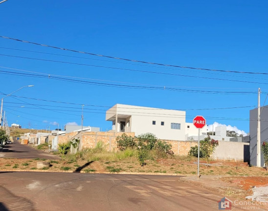 Imagem Terreno à Venda, 220 m² em Afonso Queiroz - Patos De Minas Imagem Terreno à Venda, 220 m² em Afonso Queiroz - Patos De Minas