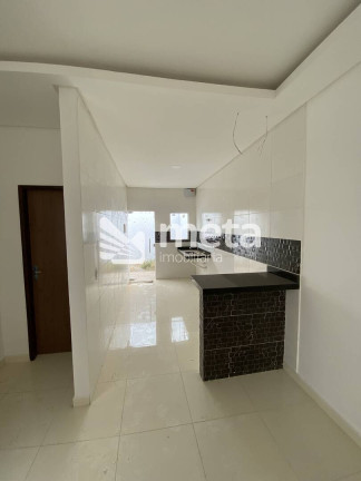 Casa com 3 Quartos à Venda, 100 m² em Colinas Do Rio - Petrolina
