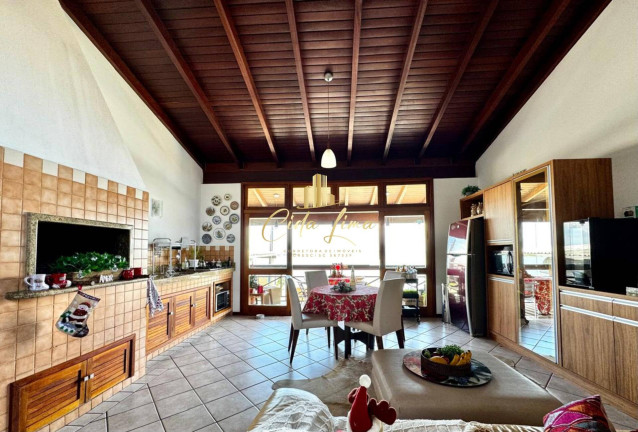 Imagem Casa com 3 Quartos à Venda, 210 m² em Balneário - Florianópolis Imagem Casa com 3 Quartos à Venda, 210 m² em Balneário - Florianópolis