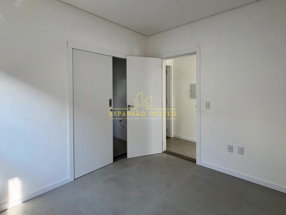 Imagem Casa com 3 Quartos à Venda, 208 m² em Pedra Branca - Palhoça Imagem Casa com 3 Quartos à Venda, 208 m² em Pedra Branca - Palhoça