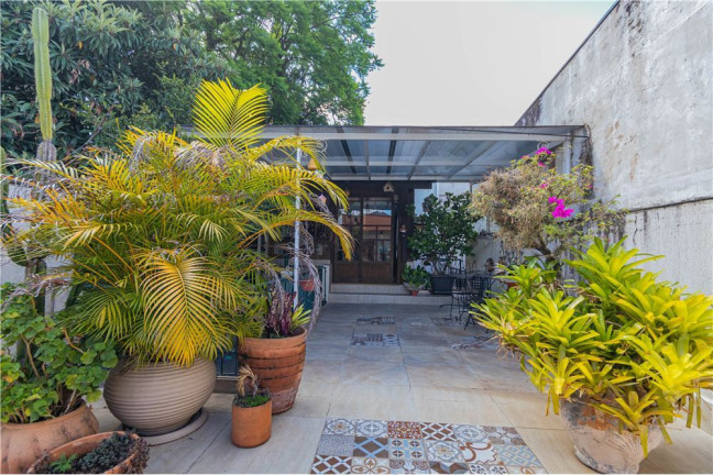 Imagem Casa com 2 Quartos à Venda, em Cidade Baixa - Porto Alegre Imagem Casa com 2 Quartos à Venda, em Cidade Baixa - Porto Alegre